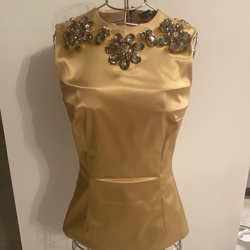 Dolce Gabbana tops Italian size 40